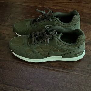 Nike Men's Olive Green Low-Top Athletic Sneakers with White Midsole